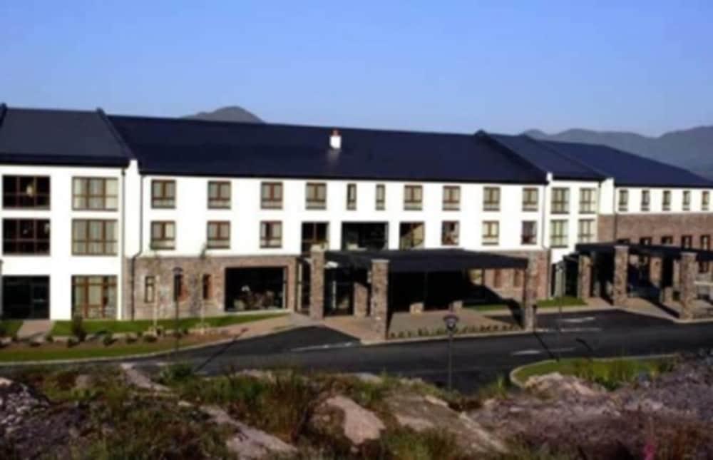 Sneem Hotel Екстер'єр фото